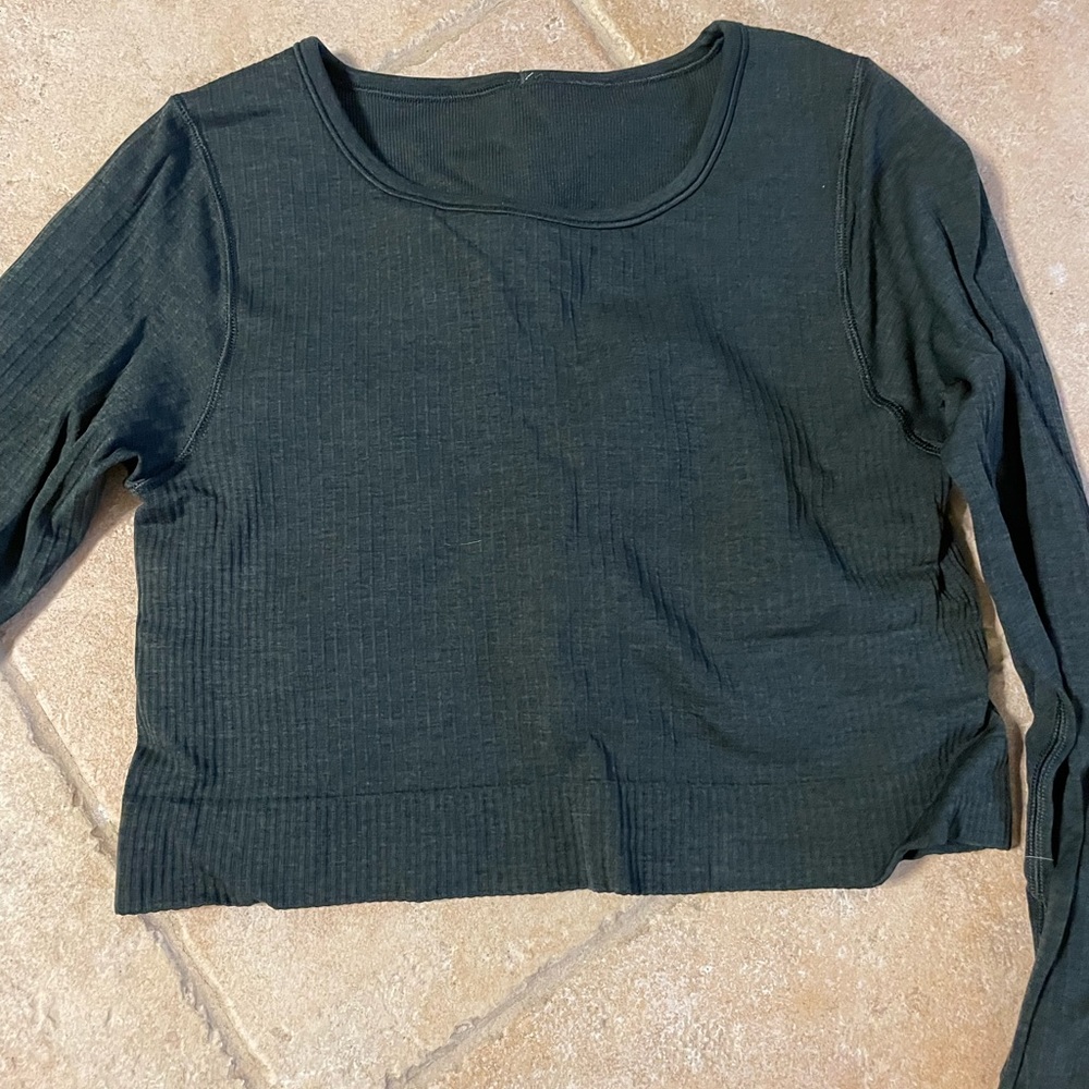 lululemon ebb to street crop